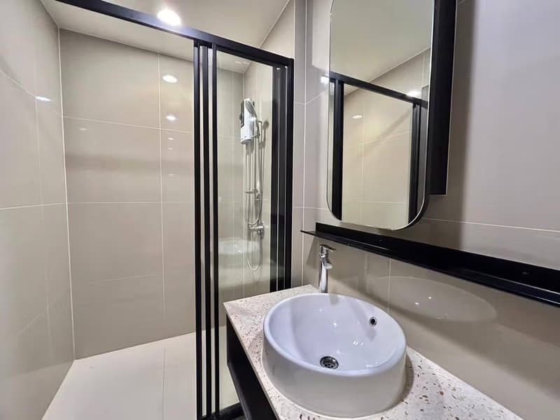 2 Bed Condo for Rent in Huai Khwang
