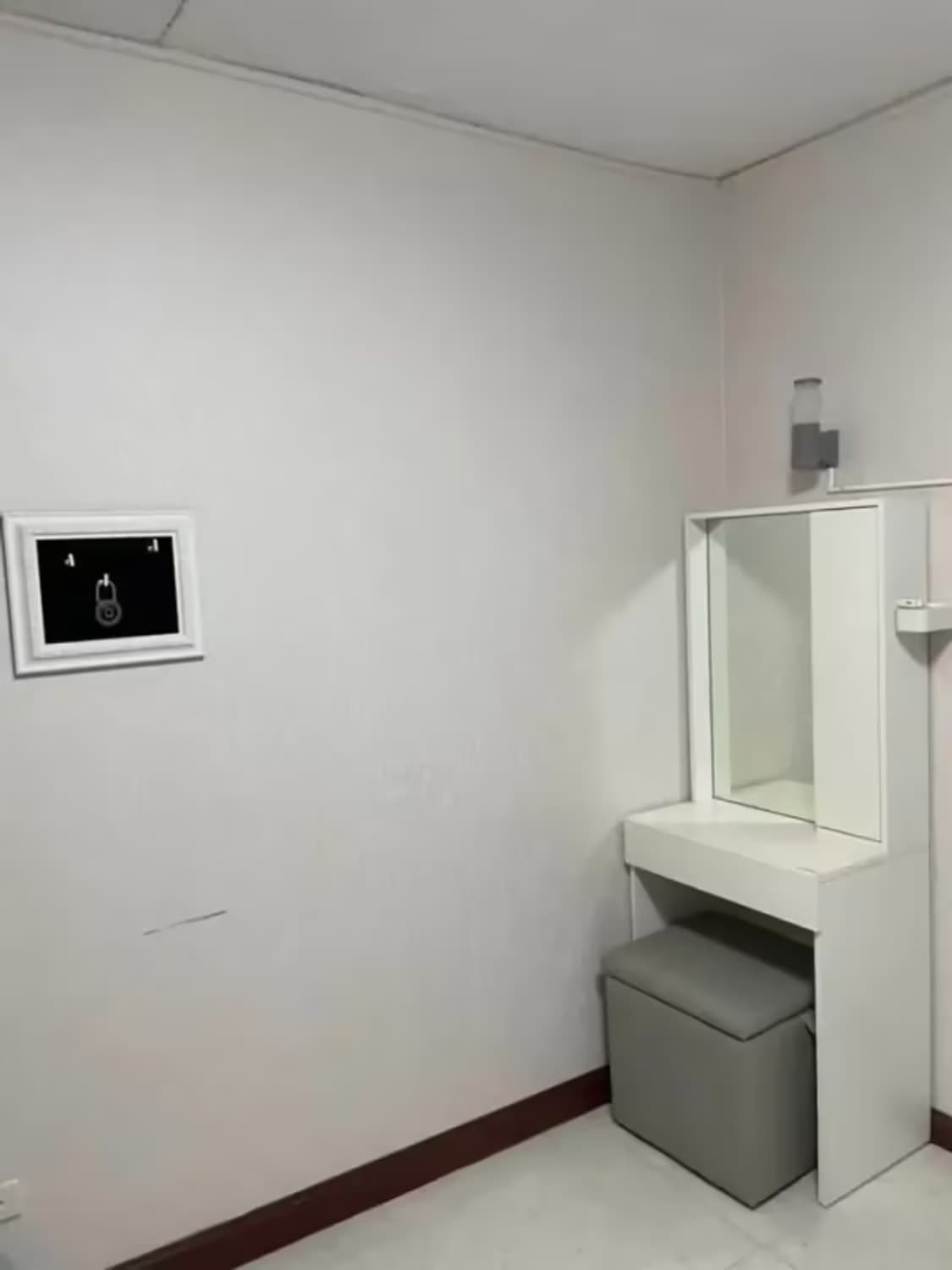1 Bedroom Condo - Image 4