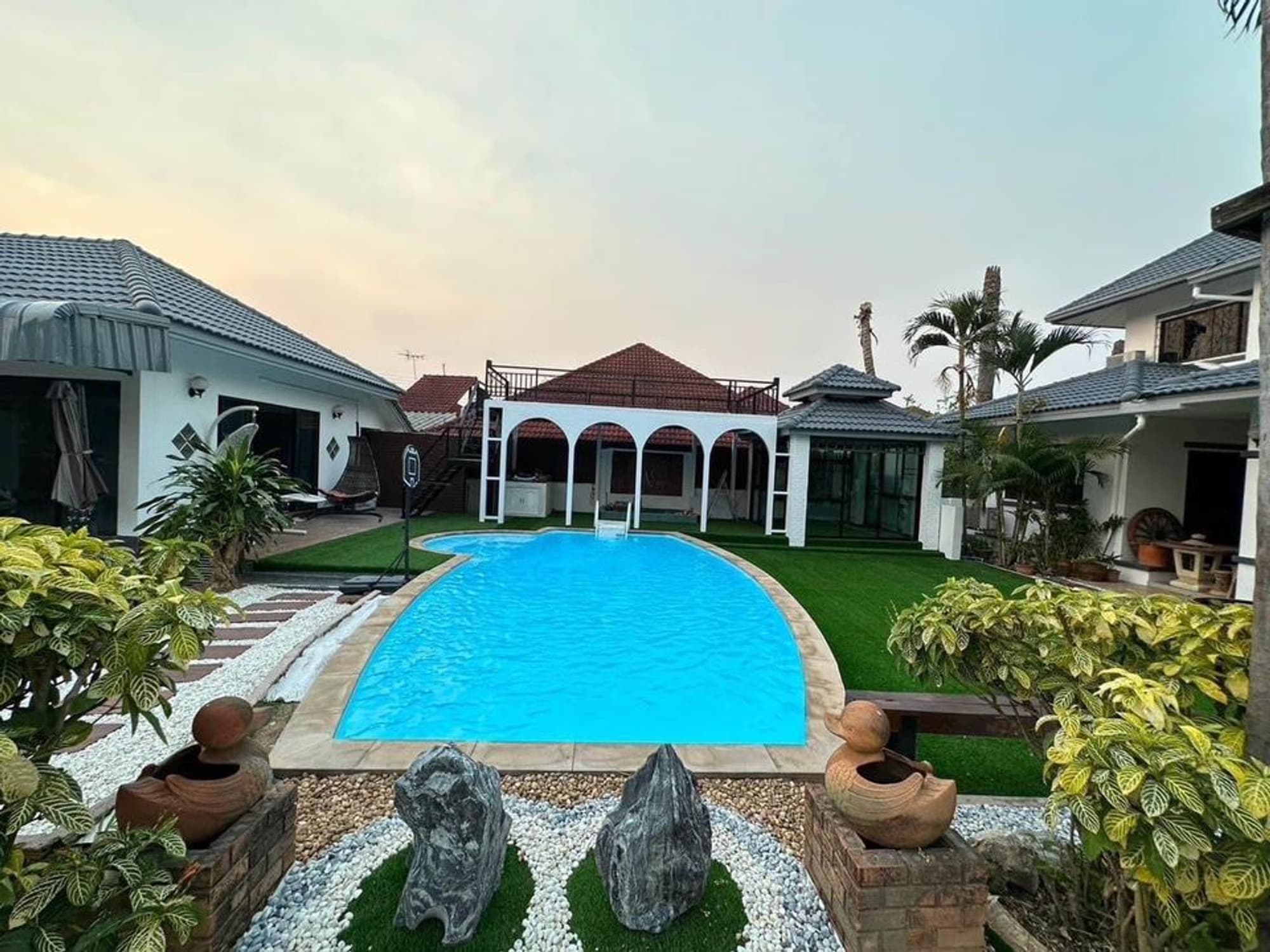 6 Bed House for Rent in San Sai - Image 1