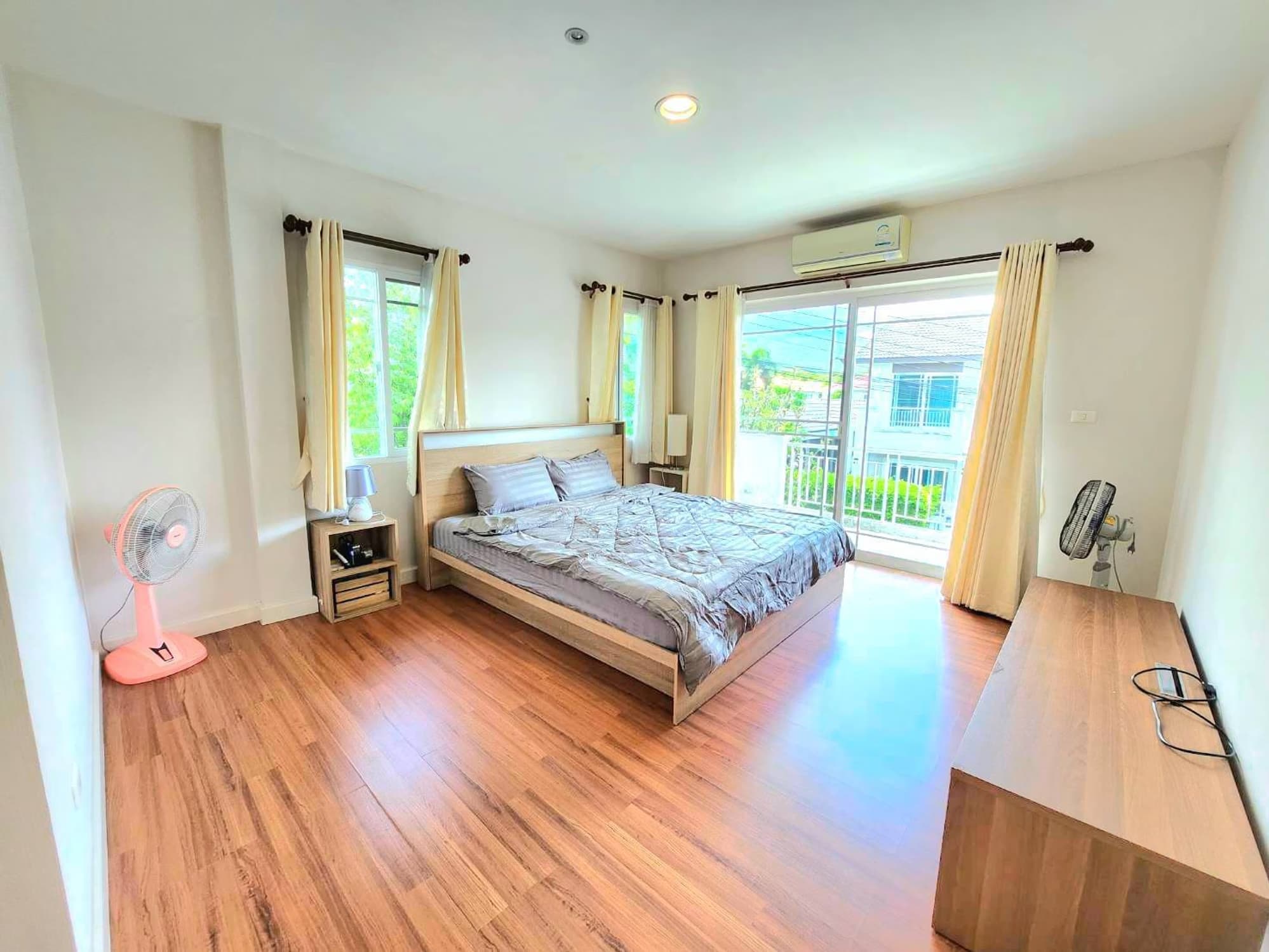 3 Bedroom House in Serene Lake - Image 9