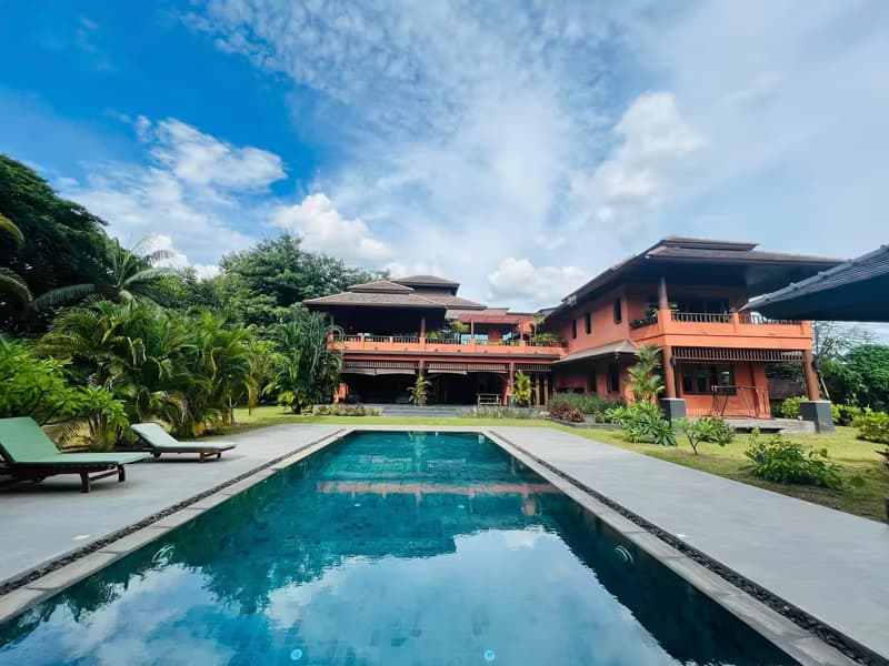 5 Bedroom House