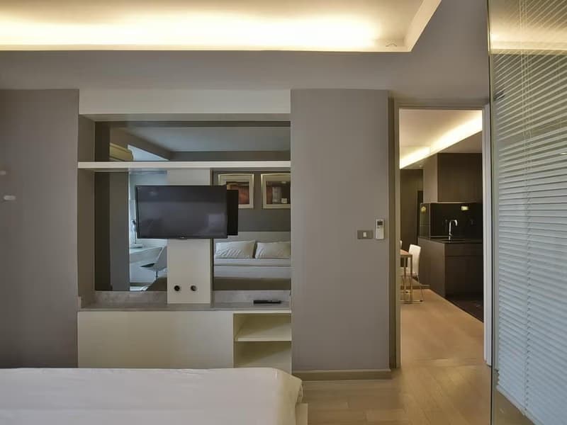 Condo for Rent at Via 49