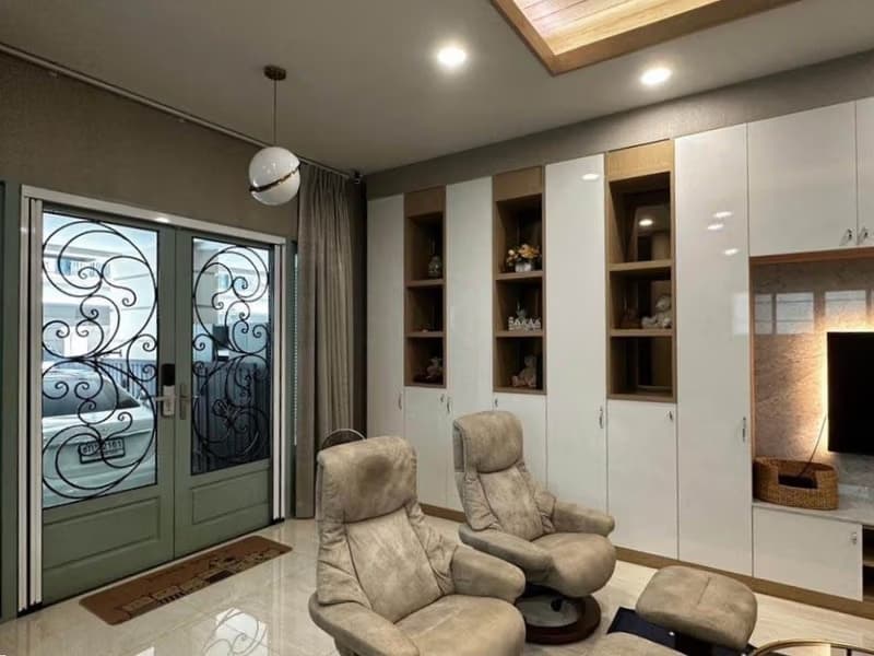 4 Bed Townhouse for Rent in Yan Nawa