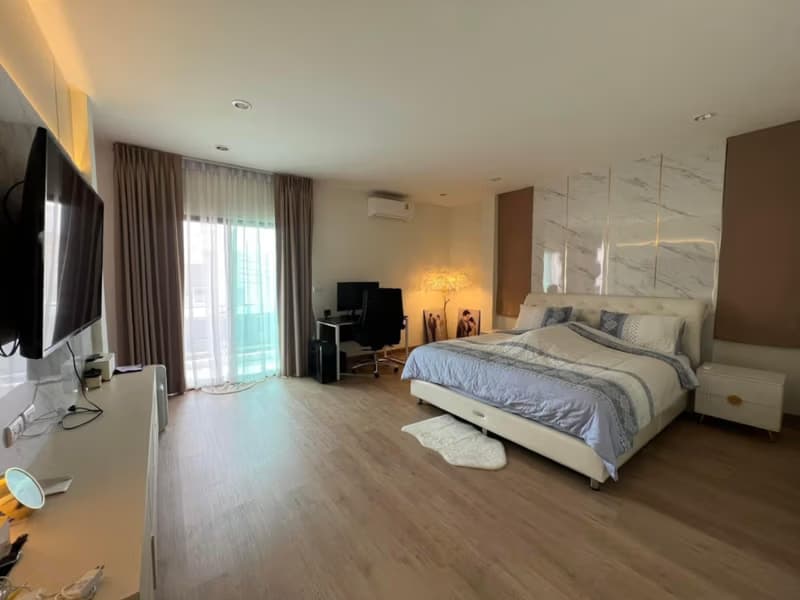 4 Bed House for Rent in San Kamphaeng