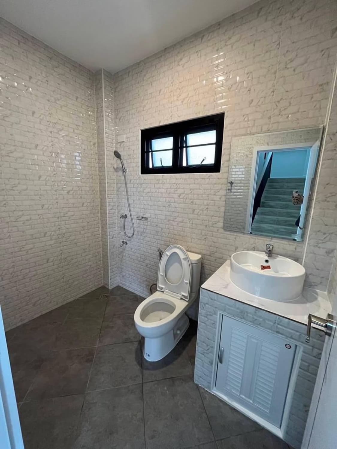 3 Bed House for Rent in Saraphi - Image 7