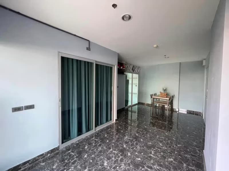 1 Bedroom Condo