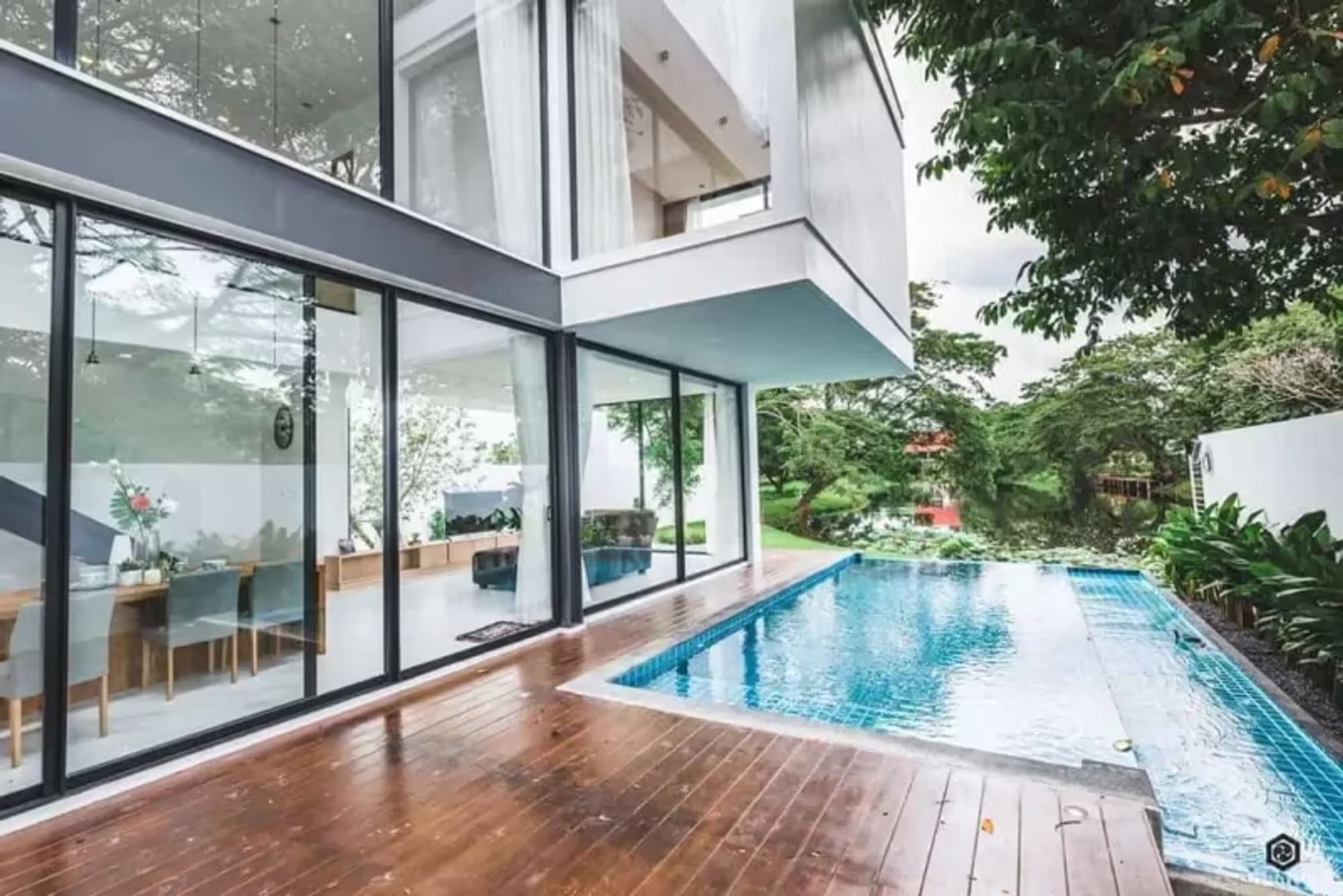 5 Bedroom House - Image 4