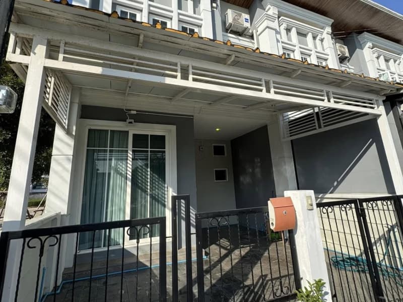 3 Bed Townhouse for Rent in Mueang Chiang Mai