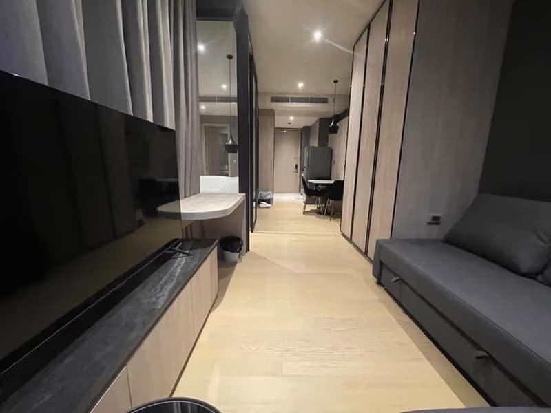 1 Bed Condo for Rent and Sale  Near Phra Ram 9 MRT