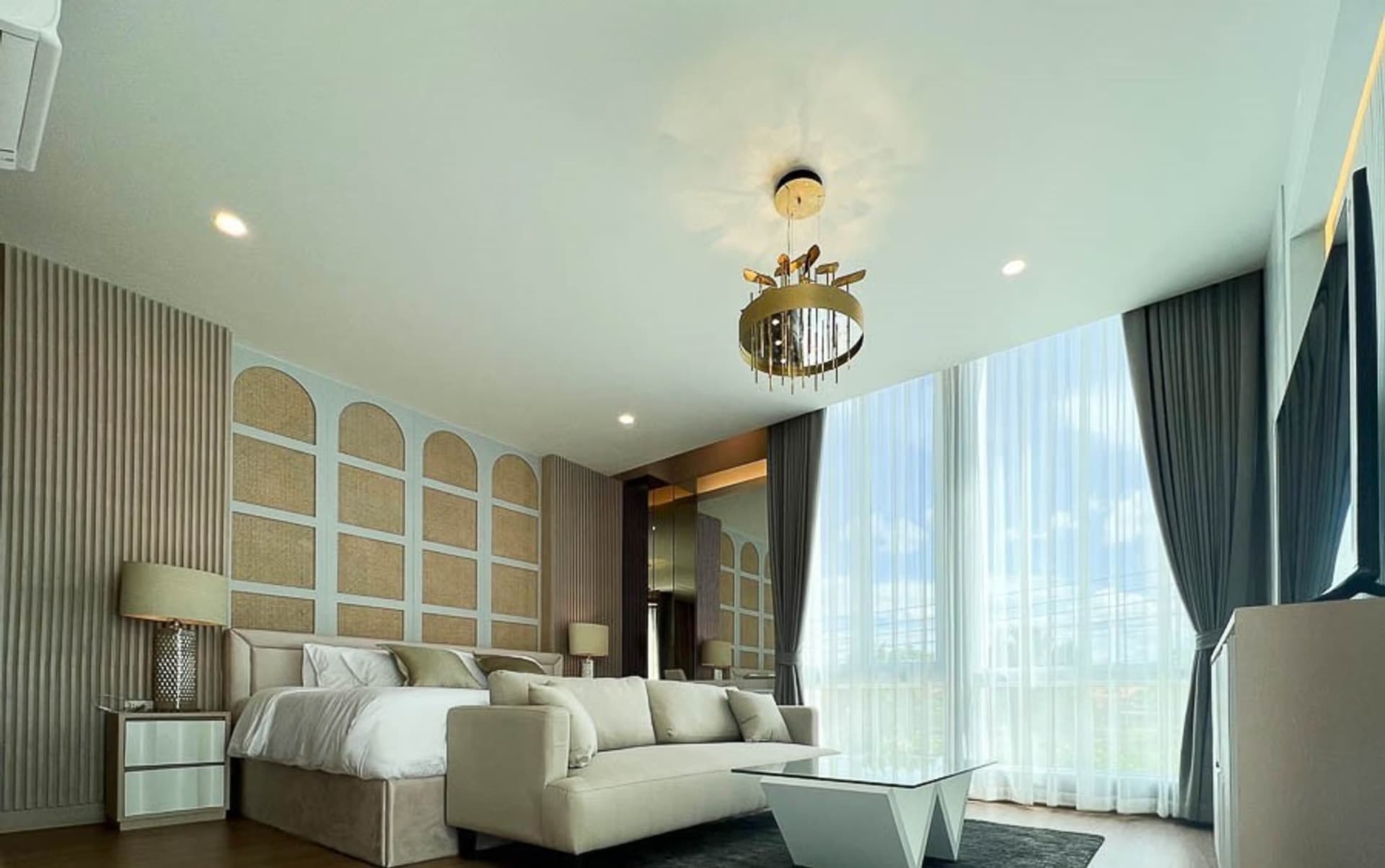 5 Bedroom House - Image 4