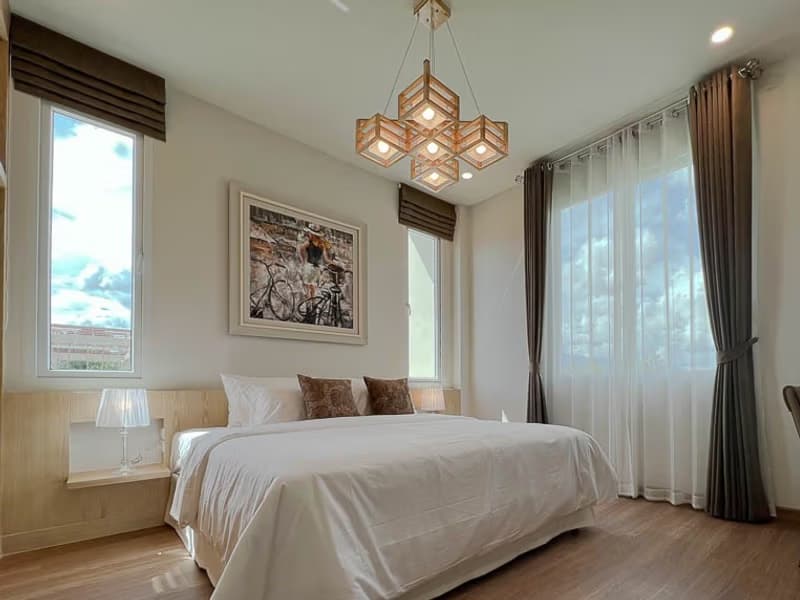 5 Bedroom House