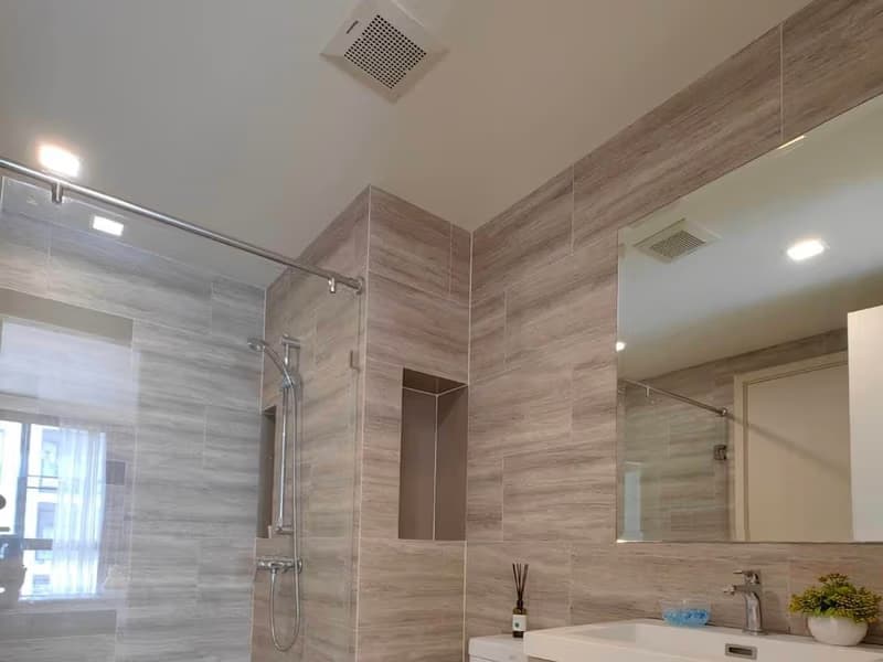 2 Bed Condo for Rent and Sale  Near Thailand Cultural Centre MRT