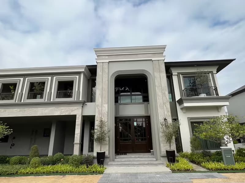 5 Bedroom House