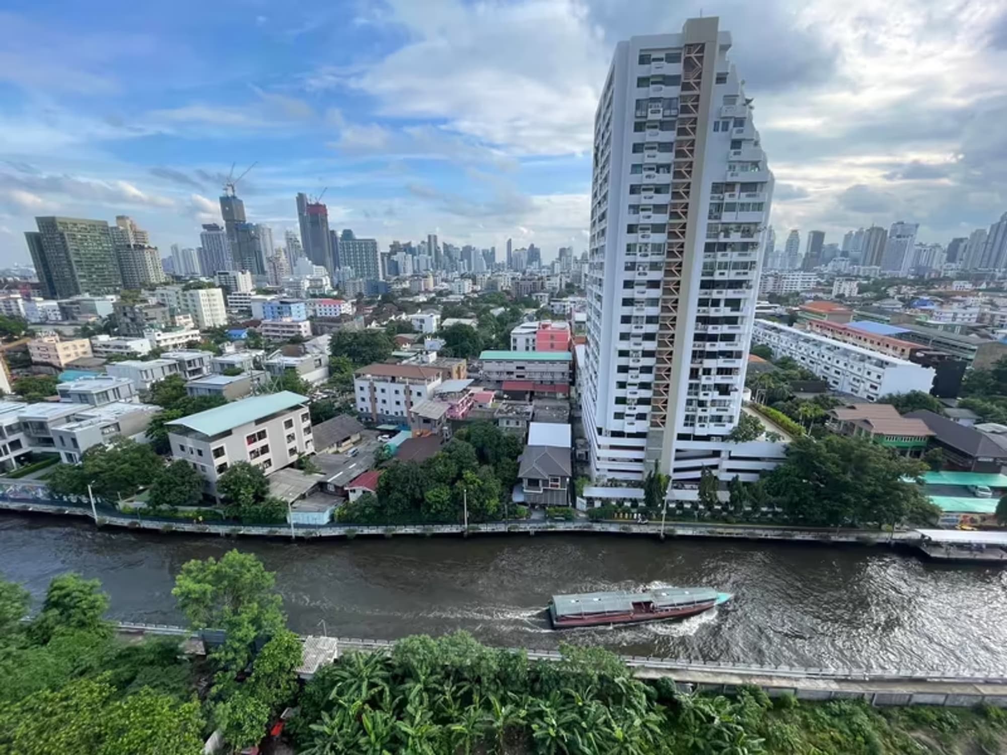 The Base Petchaburi-Thonglor - Image 6