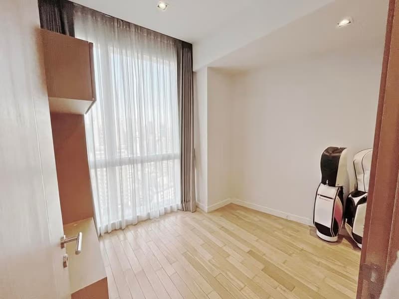 2 Bed Condo for Sale in Khlong Toei