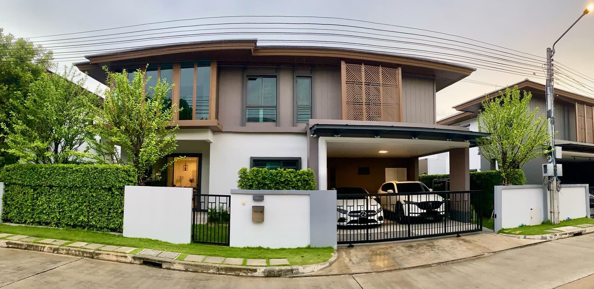 Burasiri Pattanakarn - 4 Bed House for Sale *BURA9879 - Image 1