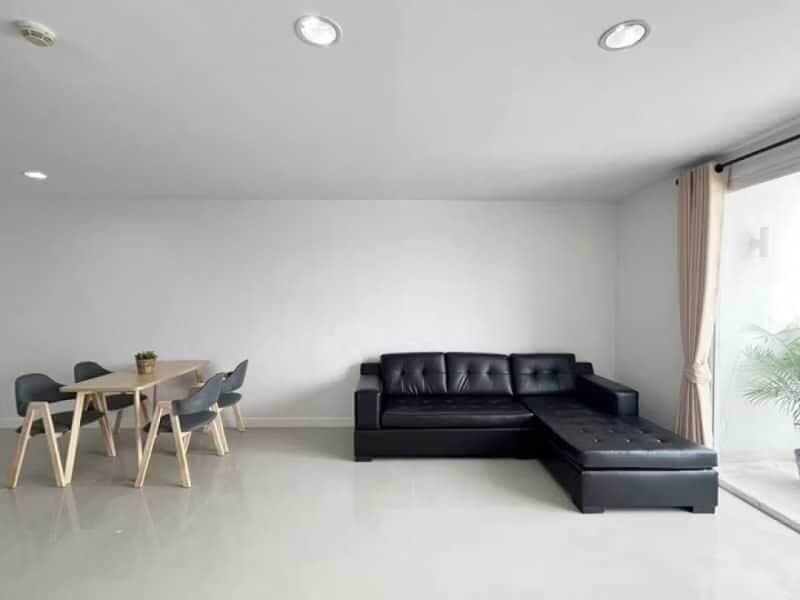 2 Bed Condo for Rent and Sale in Phaya Thai
