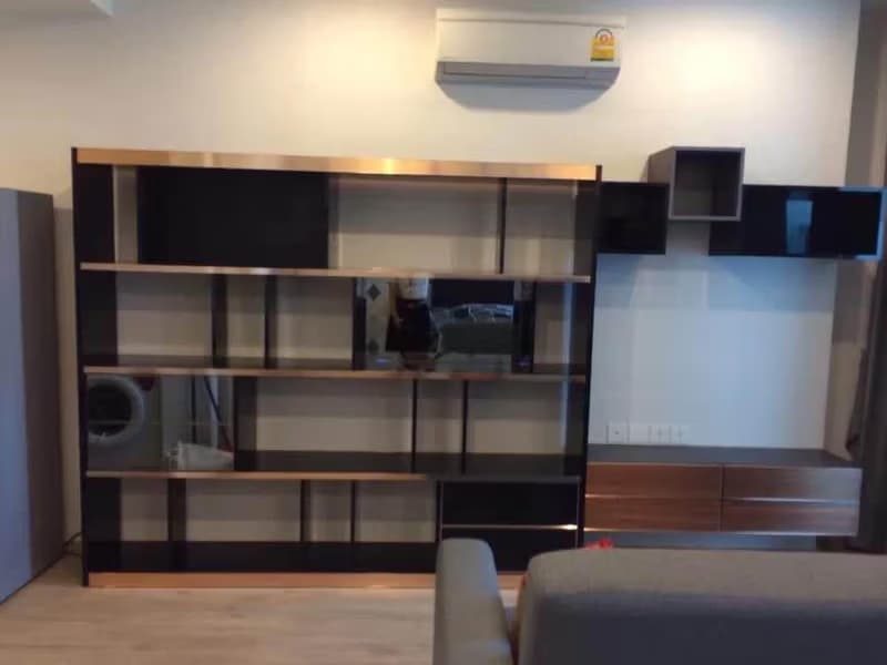 Studio Condo for Rent in Bang Rak