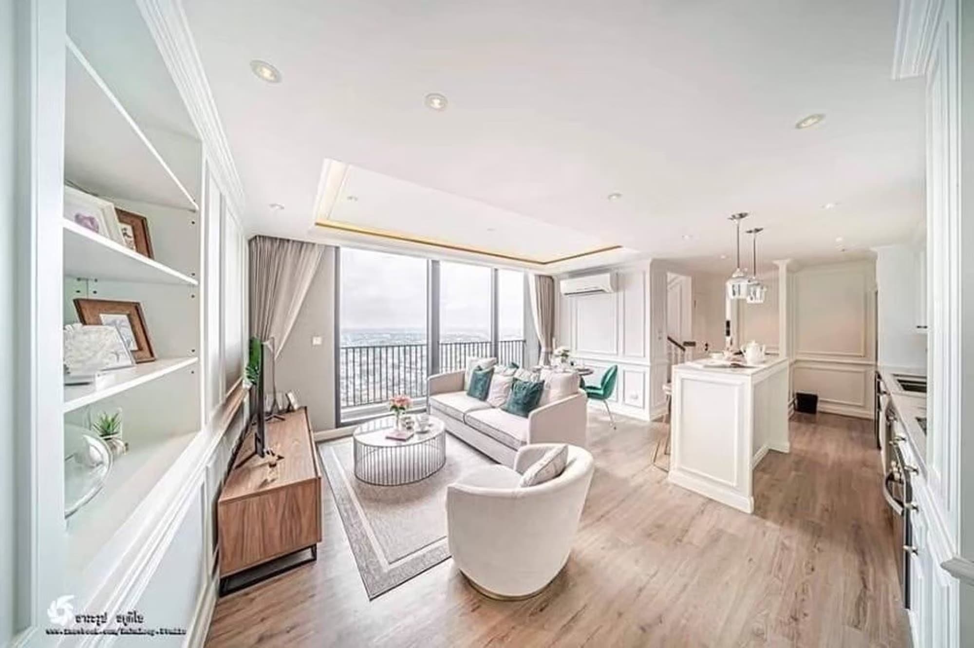 Condo for Sale at C Ekkamai - Image 1