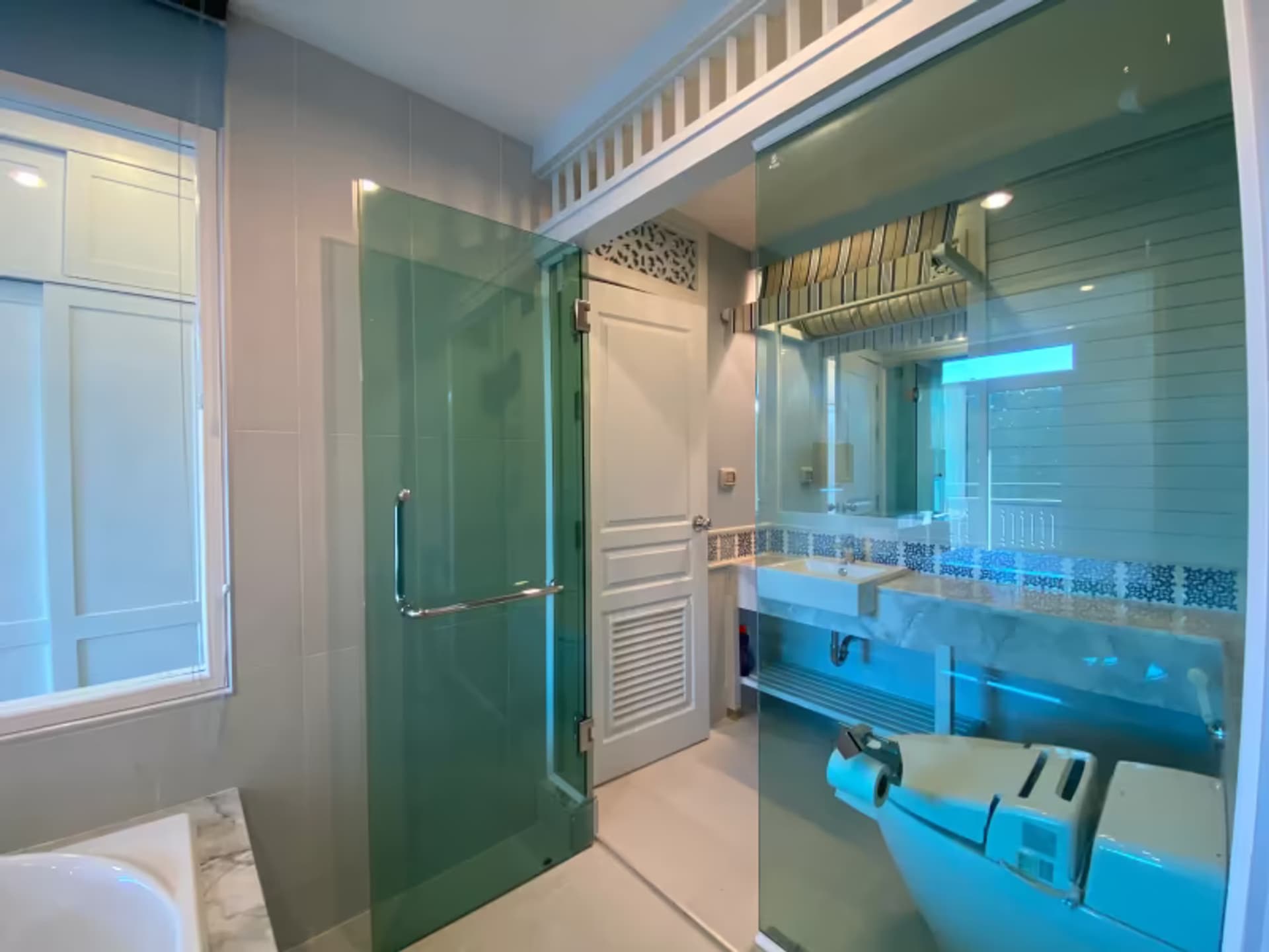 1 Bedroom Condo - Image 10