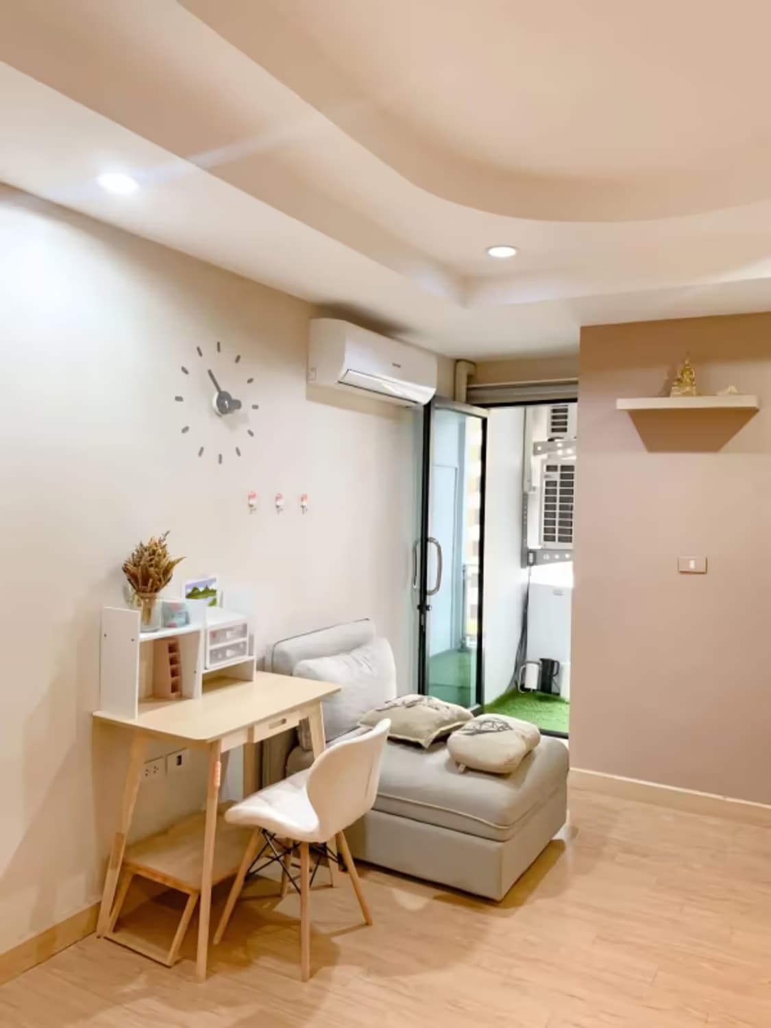 1 Bedroom Condo - Image 4
