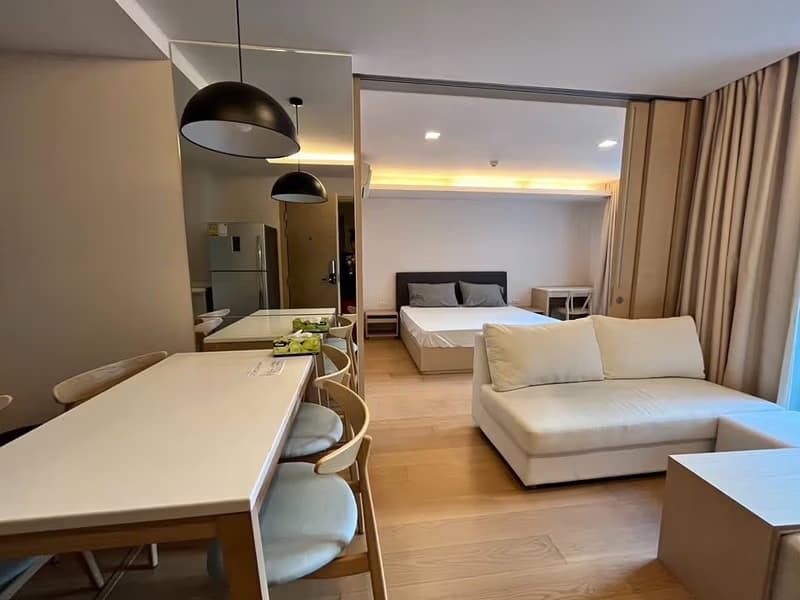 1 Bedroom Condo