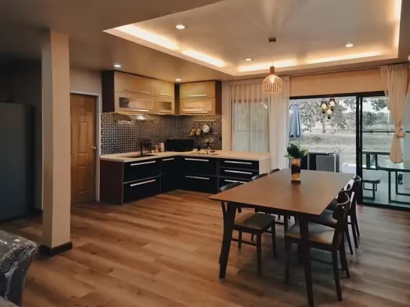 5 Bedroom House