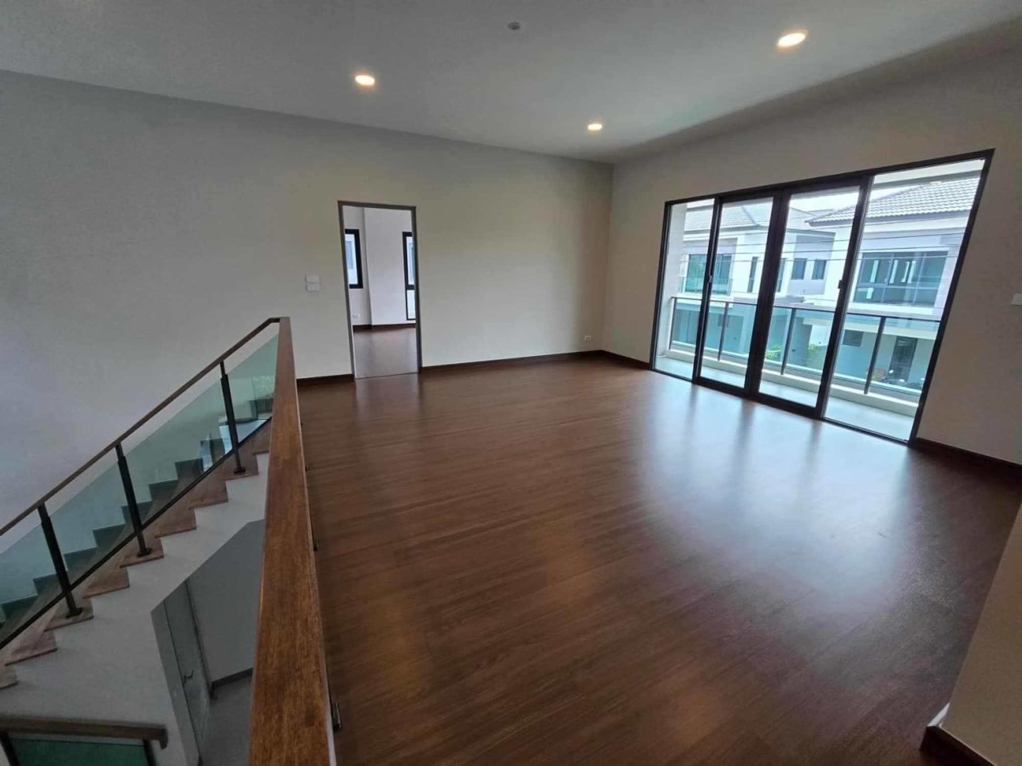 5 ห้องนอน บ้าน สำหรับ จำหน่าย ใน Bang Phli - Image 8