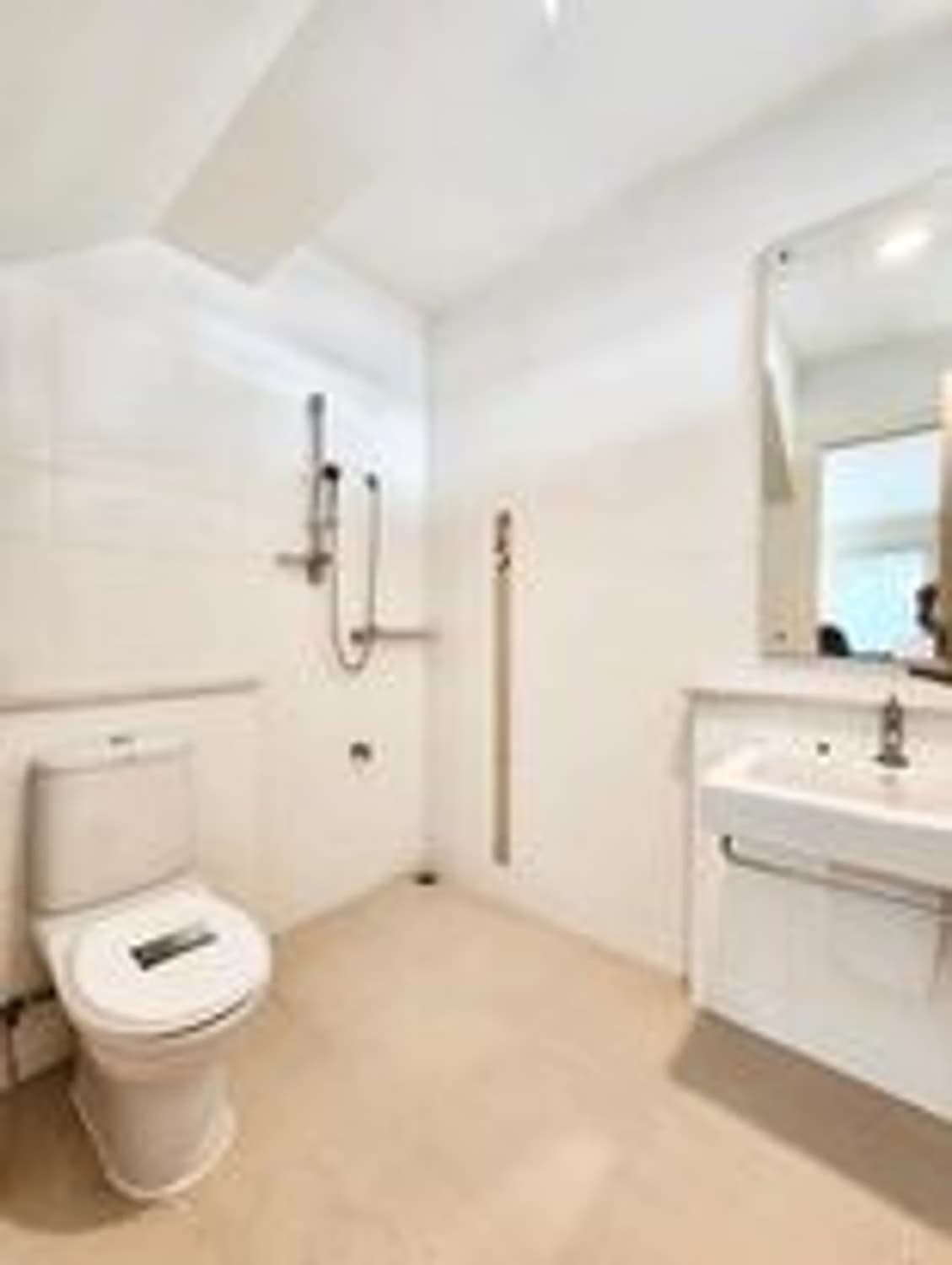 3 Bed House for Rent in Prawet - Image 14