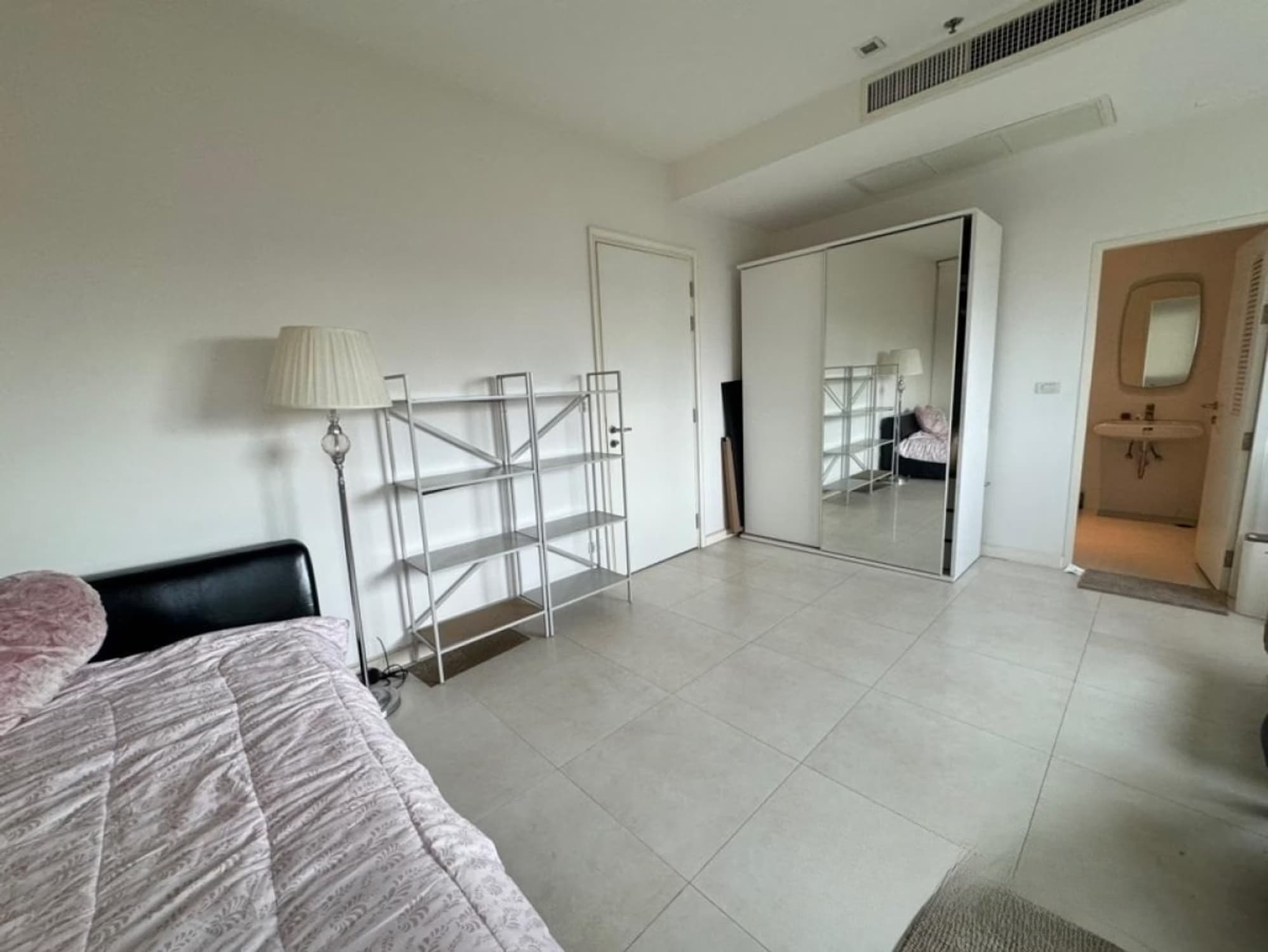 2 Bed Condo for Rent in Bang Kapi - Image 5
