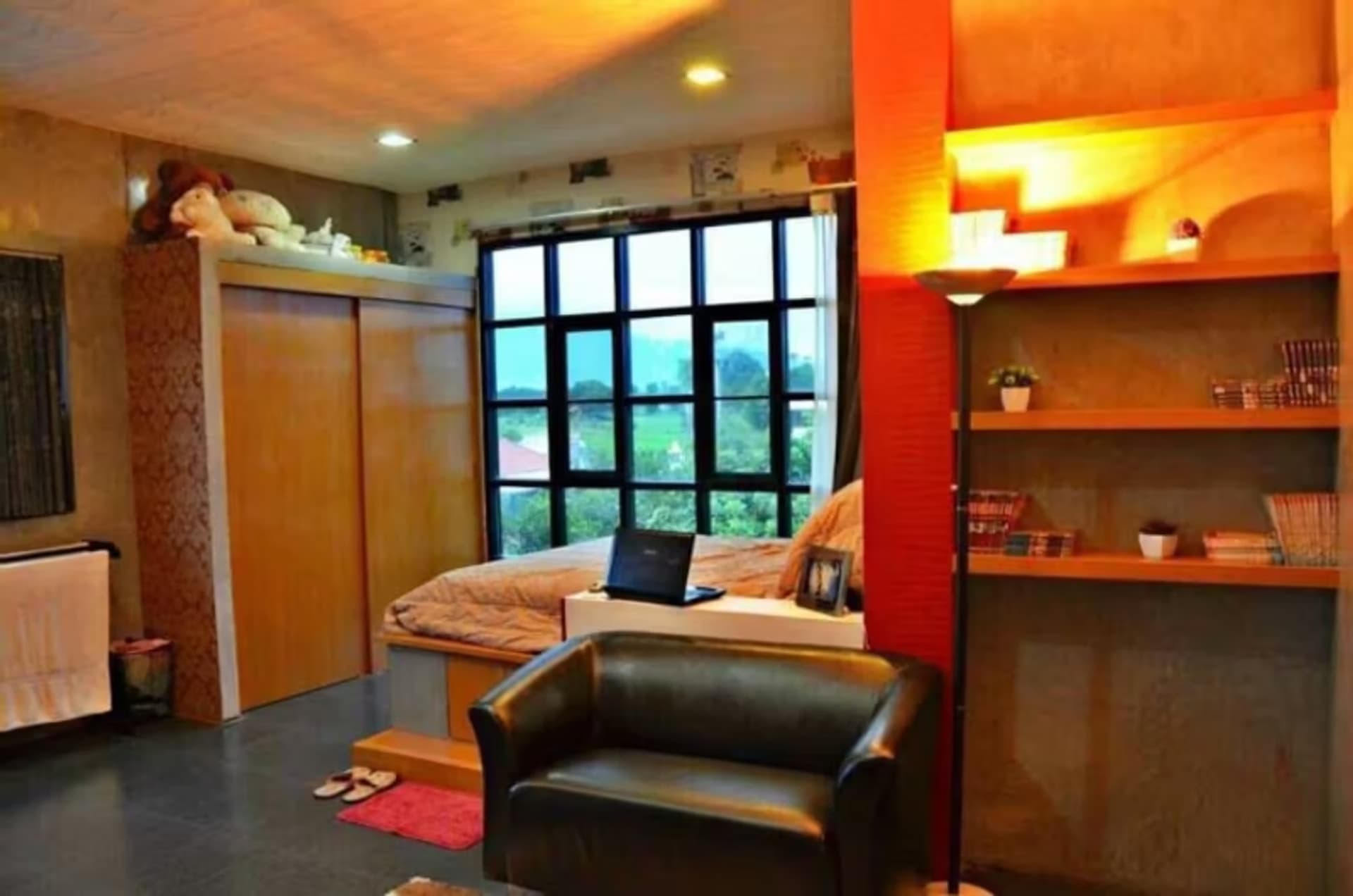 9 Bedroom House - Image 51