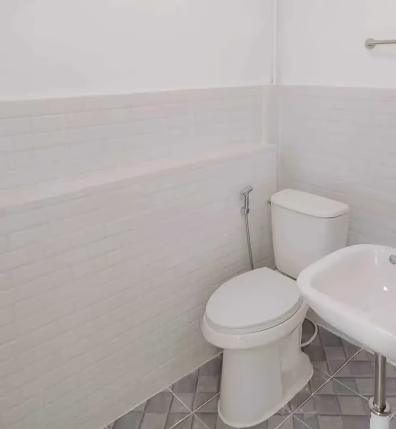 2 Bedroom House - Image 7