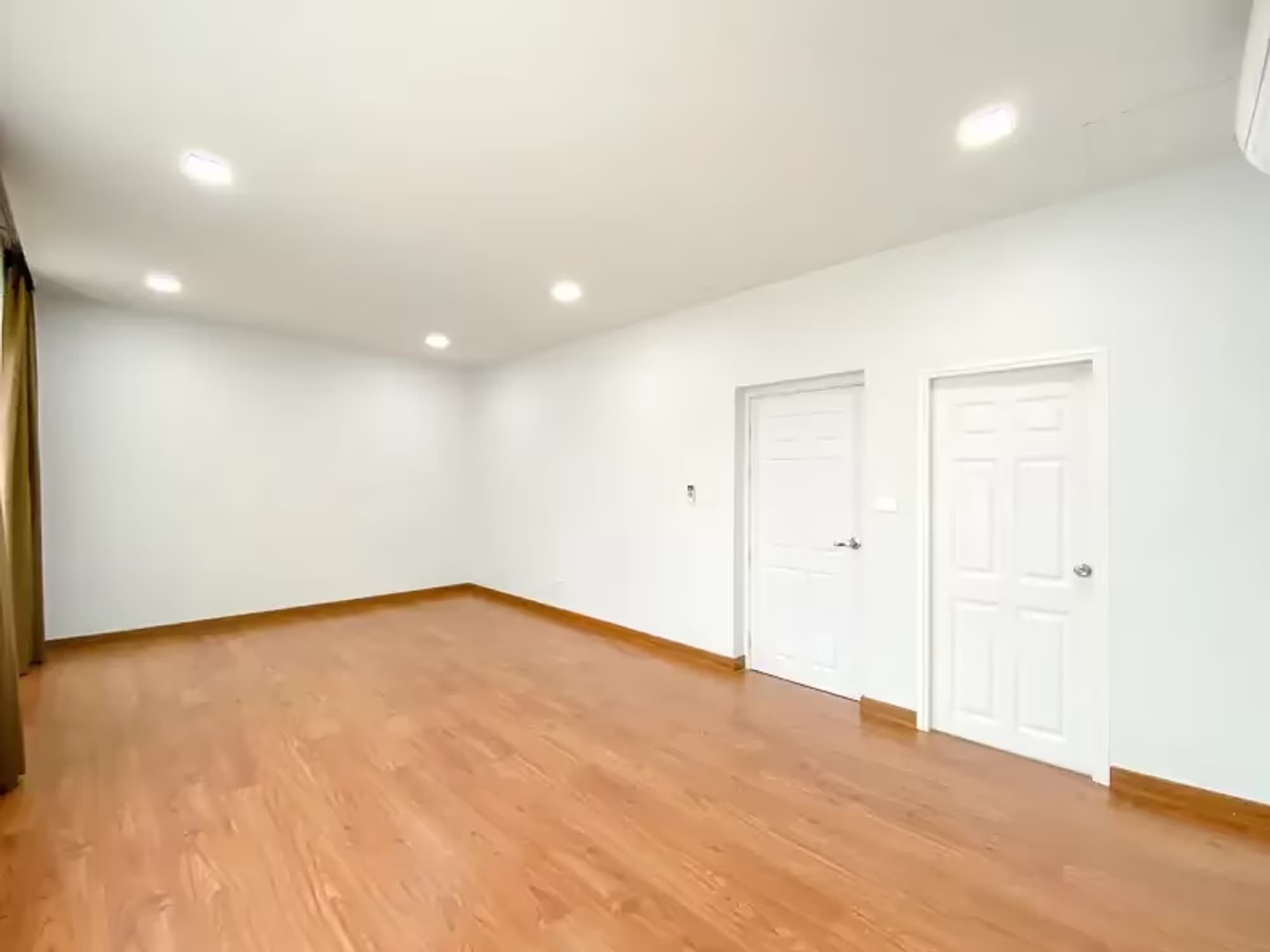 5 Bedroom House - Image 11