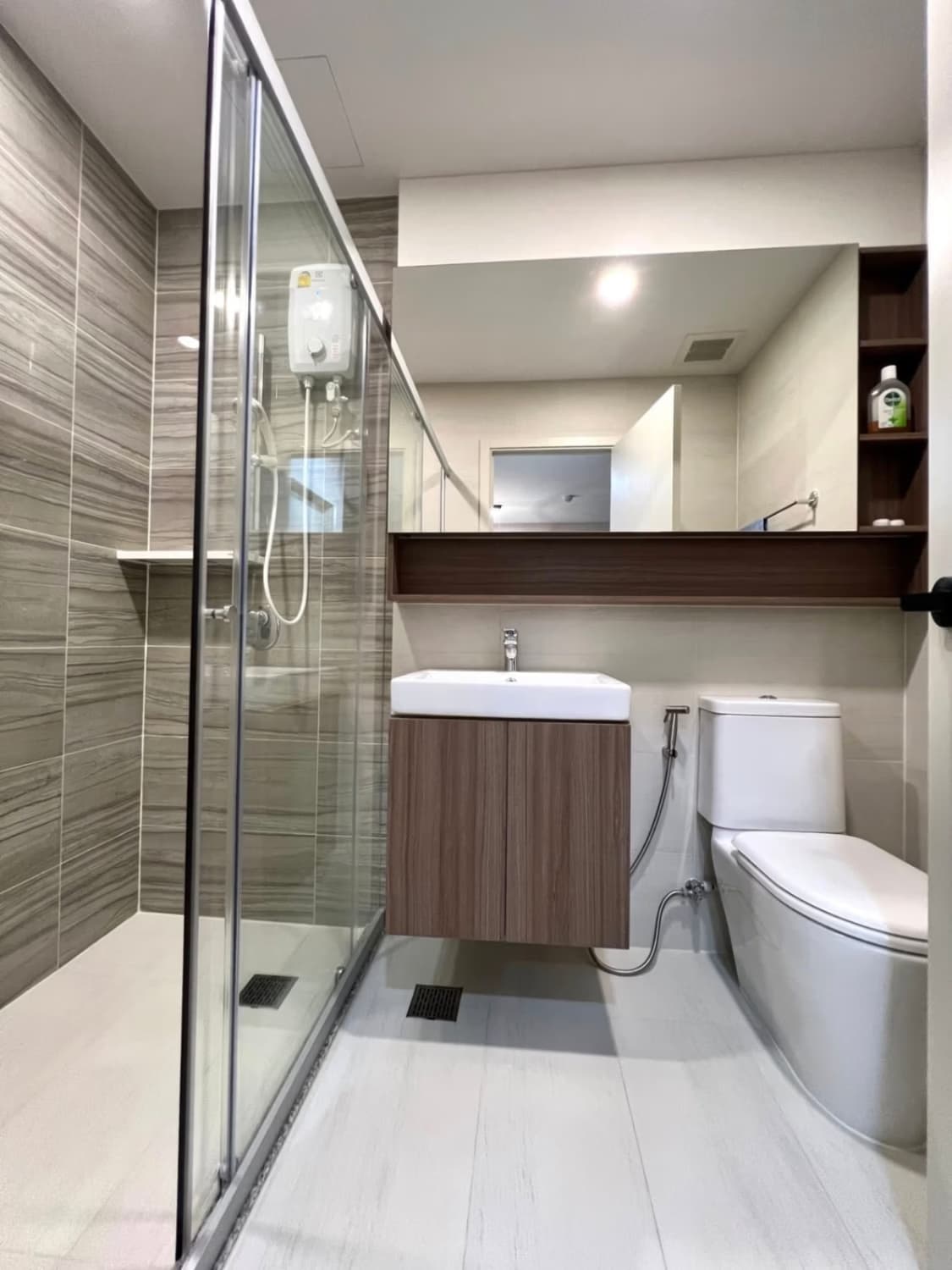 2 Bed Condo for Rent in Bang Kapi - Image 4