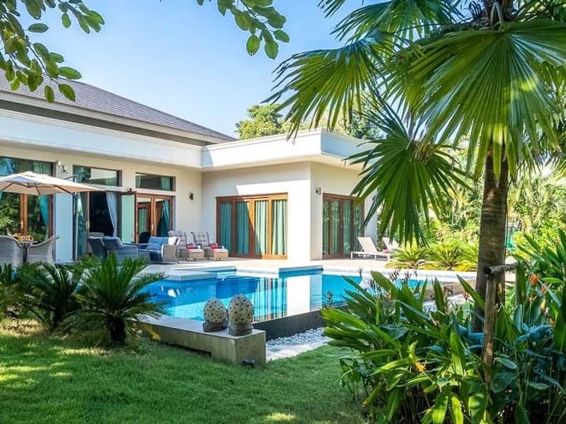 Luxury Single-Story Pool Villa