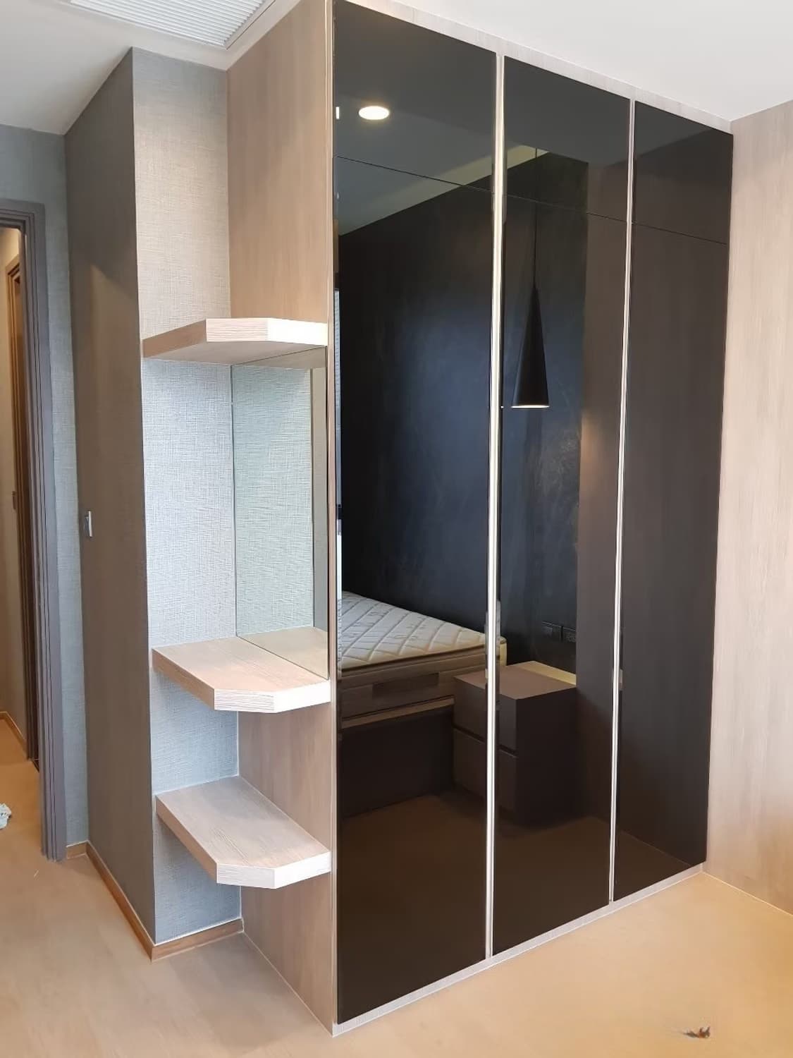 2 Bed Condo for Sale in Bang Rak - Image 5