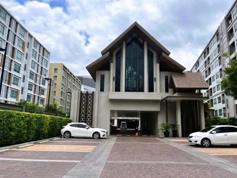 1 Bedroom Condo