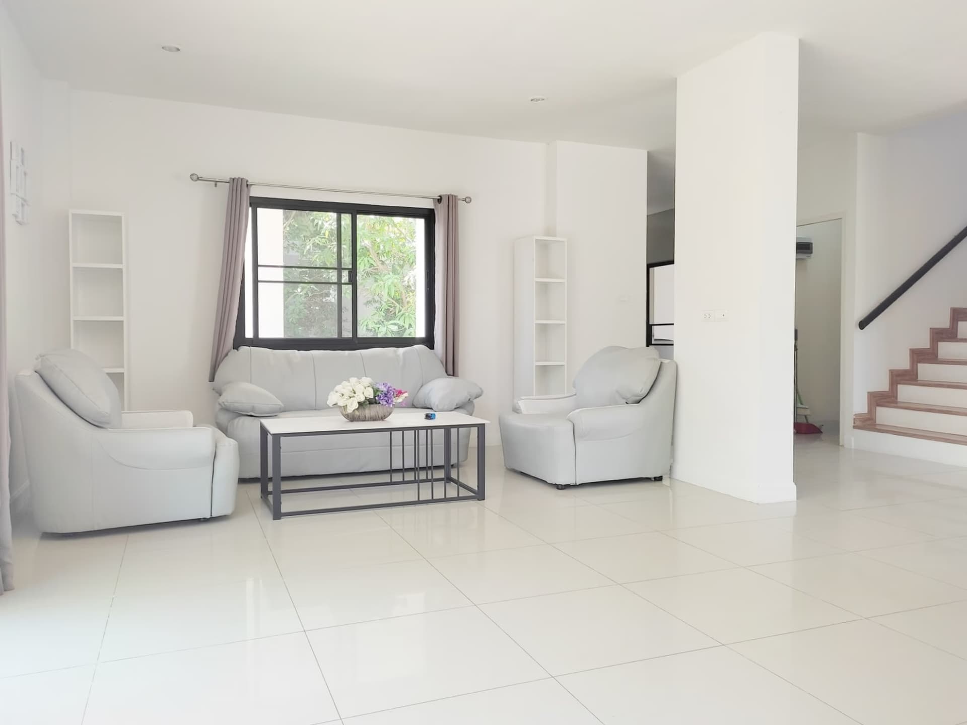 3 Bed House for Rent and Sale in San Kamphaeng - Image 2