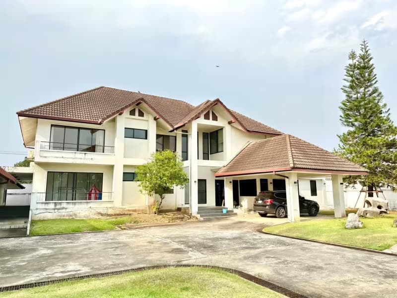 5 Bedroom House