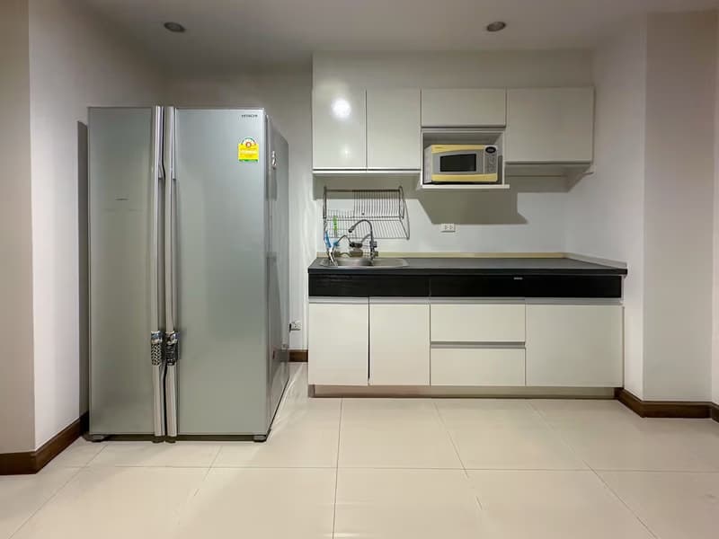 2 Bed Condo for Rent and Sale in Ratchathewi