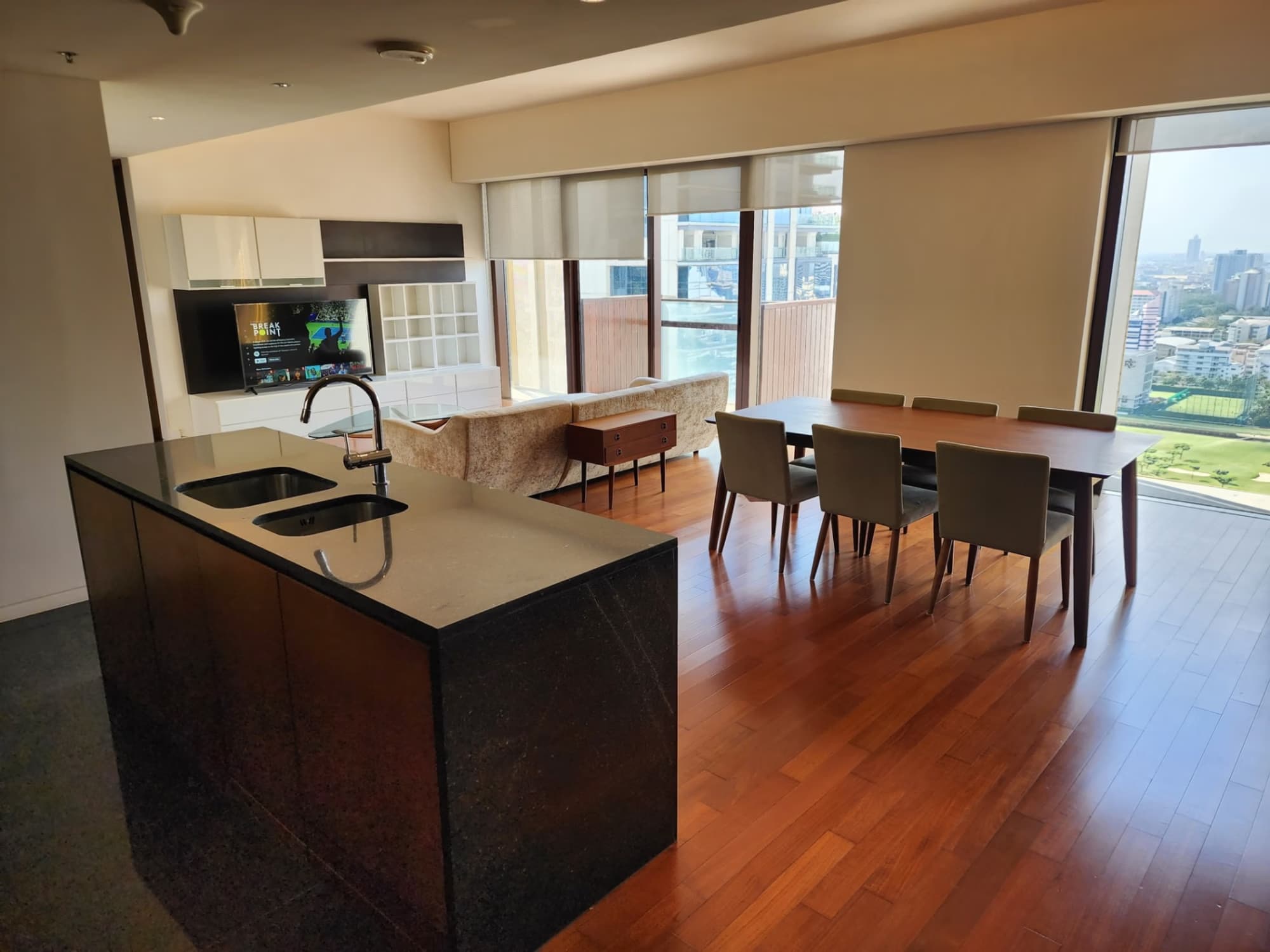 2 Bed Condo for Rent in Pathum Wan - Image 4