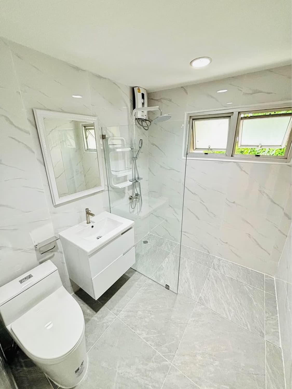 2 Bed Condo for Rent in Khlong Toei - Image 5