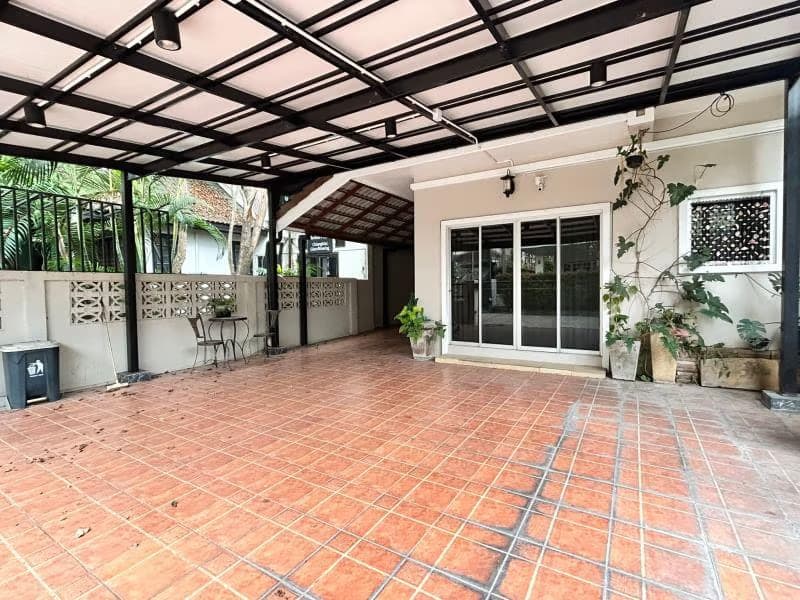 4 Bed House for Rent in Mueang Chiang Mai District