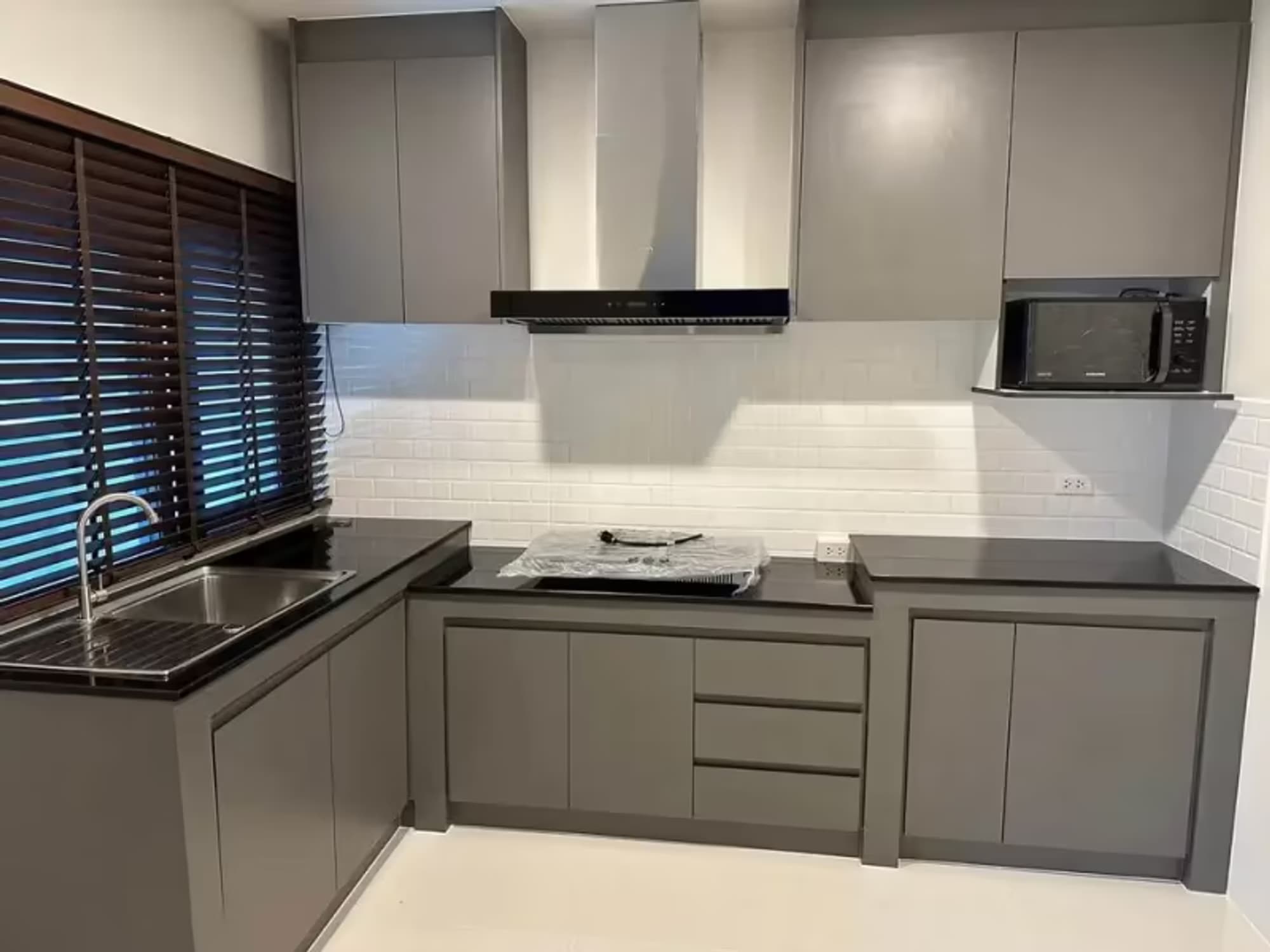 4 Bedroom House - Image 9