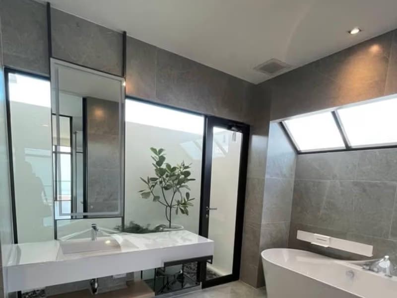 4 Bed House for Rent in อำเภอบางพลี