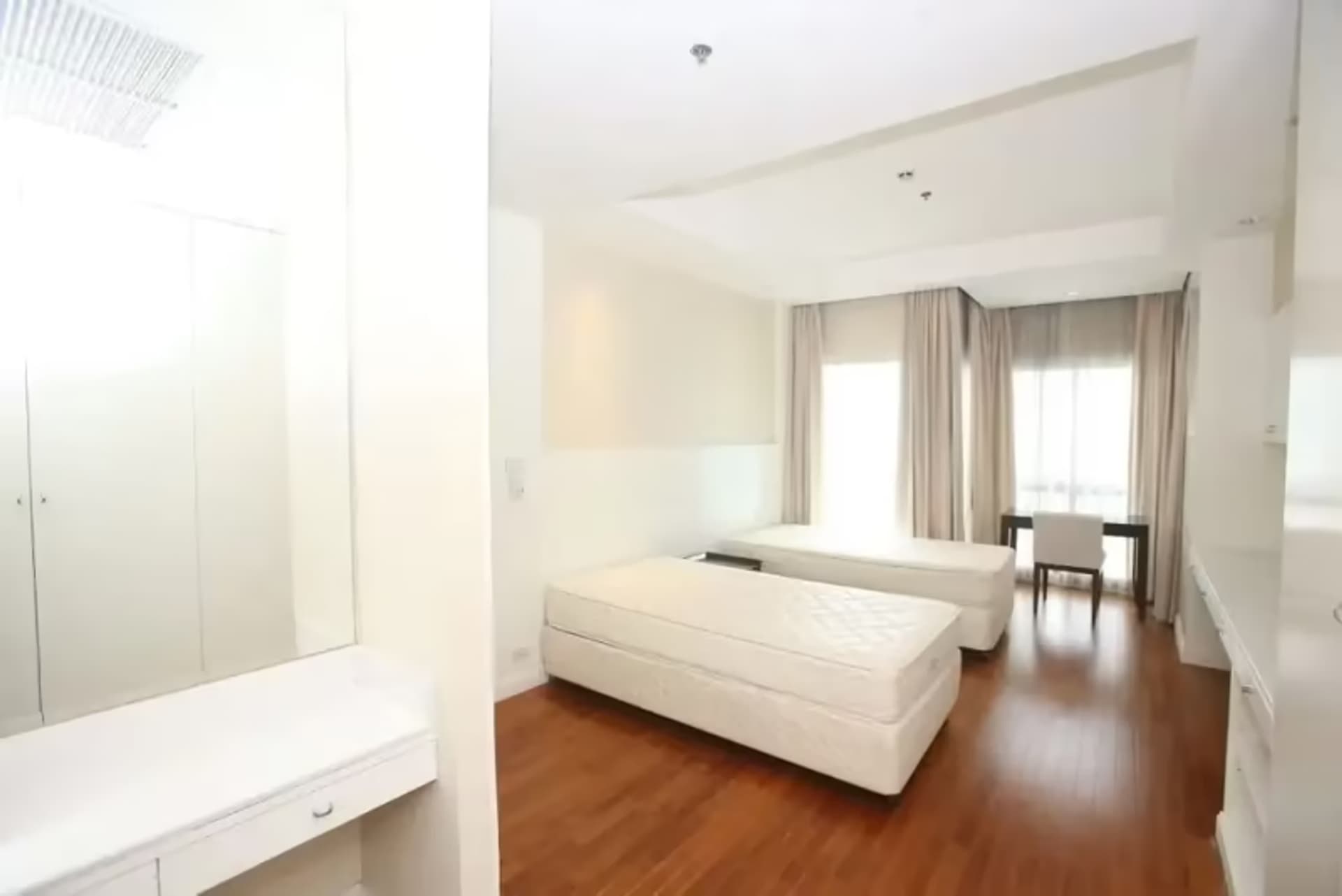 4 Bedroom Condo - Image 8
