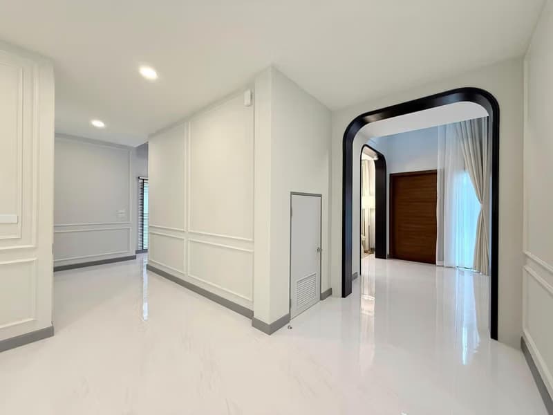 4 Bed House for Rent in Bang Phli