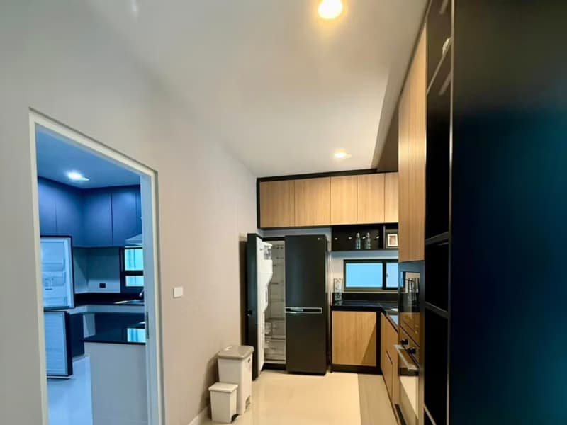 4 Bed House for Rent in Bang Kapi