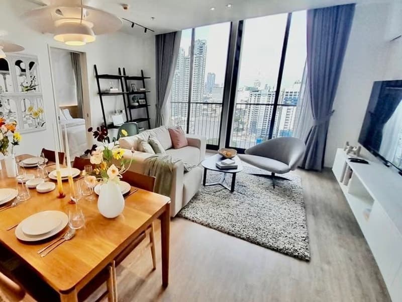 Condo for Rent at Noble State 39