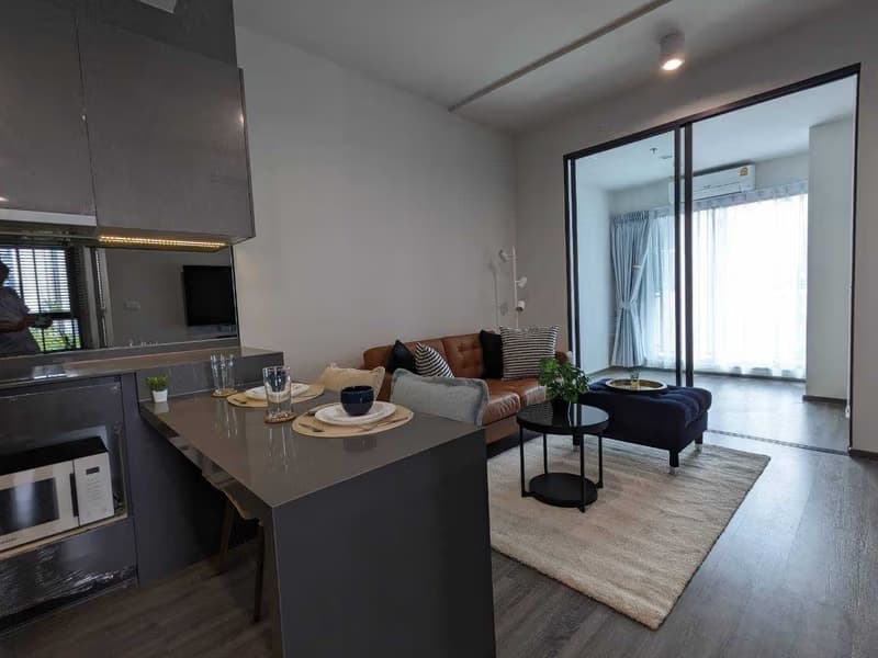 2 Bed Condo for Rent in Bang Rak